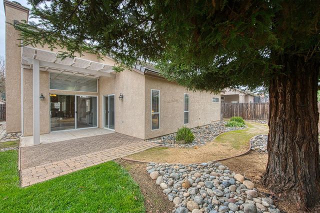 731 Hanson Avenue, Clovis, CA 93611