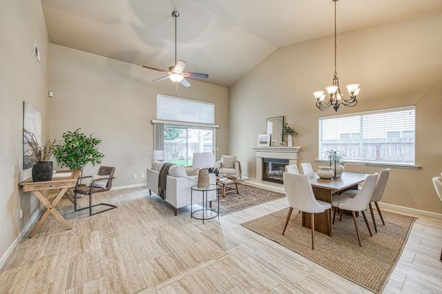 731 Hanson Avenue, Clovis, CA 93611