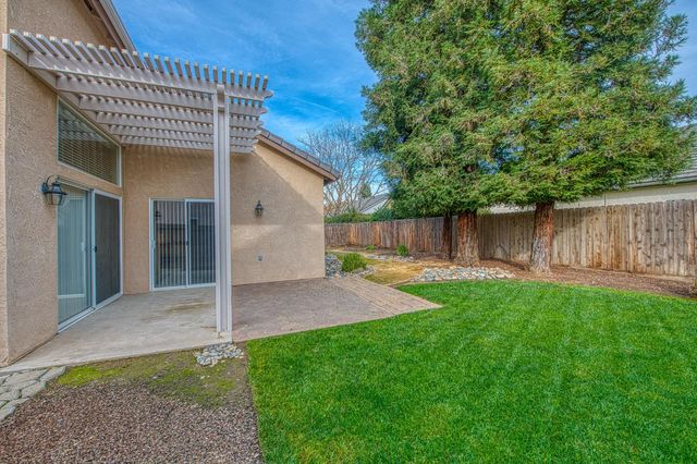 731 Hanson Avenue, Clovis, CA 93611