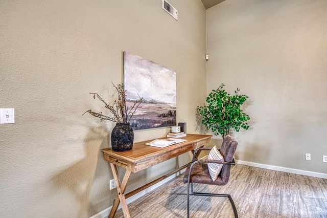 731 Hanson Avenue, Clovis, CA 93611