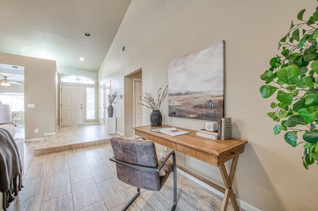 731 Hanson Avenue, Clovis, CA 93611