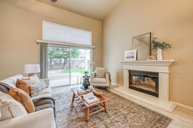 731 Hanson Avenue, Clovis, CA 93611