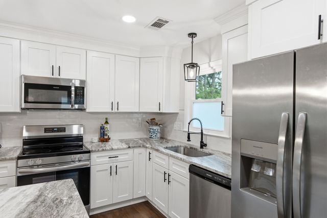 4709 Yardley Drive, North Charleston, SC 29405