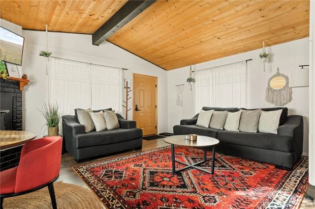 221 Angeles, Big Bear City, CA 92314