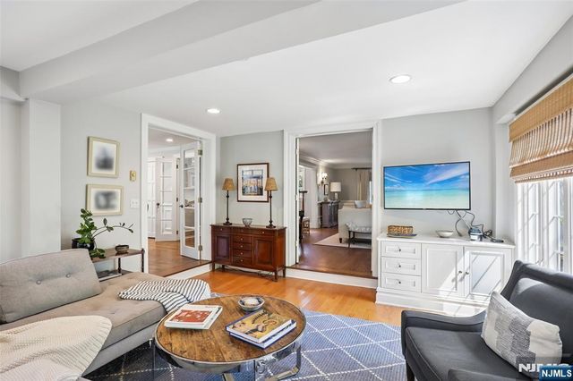 45 Wyncote Road, Ho-ho-kus, NJ 07423