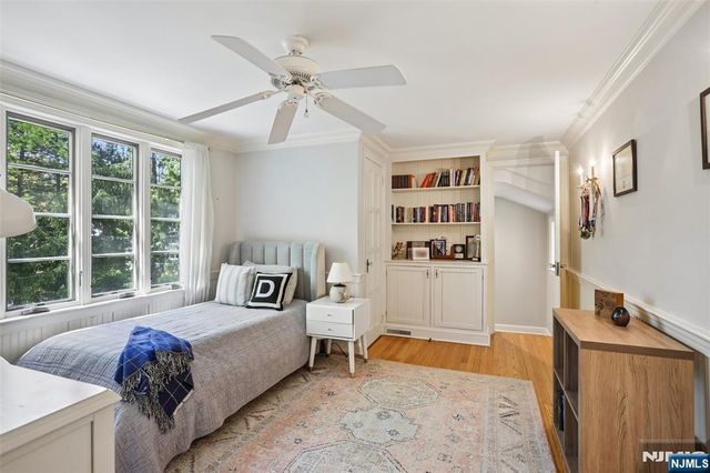 45 Wyncote Road, Ho-ho-kus, NJ 07423