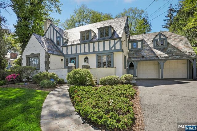 45 Wyncote Road, Ho-ho-kus, NJ 07423