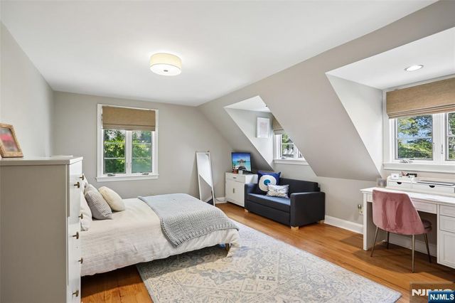 45 Wyncote Road, Ho-ho-kus, NJ 07423