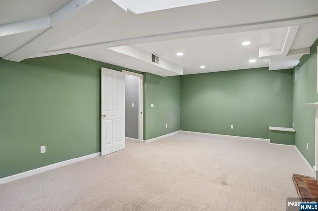 45 Wyncote Road, Ho-ho-kus, NJ 07423