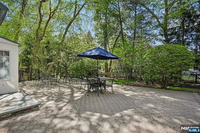 45 Wyncote Road, Ho-ho-kus, NJ 07423