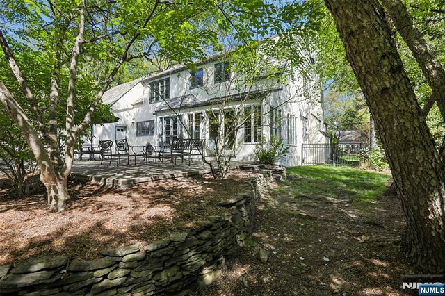 45 Wyncote Road, Ho-ho-kus, NJ 07423