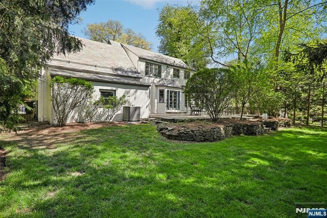 45 Wyncote Road, Ho-ho-kus, NJ 07423