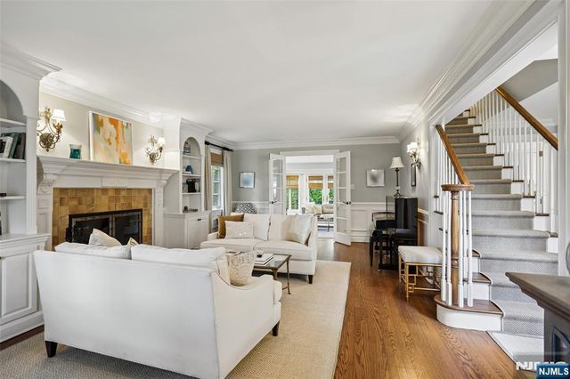 45 Wyncote Road, Ho-ho-kus, NJ 07423