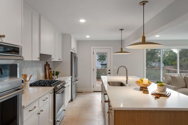 111 King Hill Road, Golden Valley, MN 55416