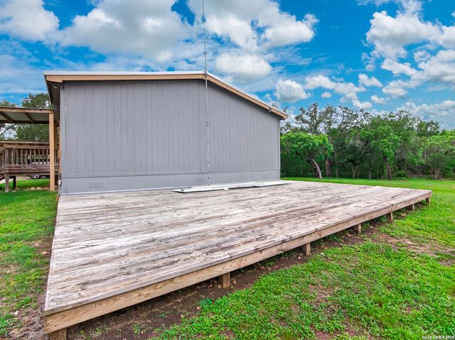149 High Ridge Meadows Dr, Gonzales, TX 78629