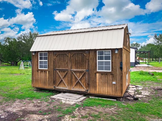 149 High Ridge Meadows Dr, Gonzales, TX 78629