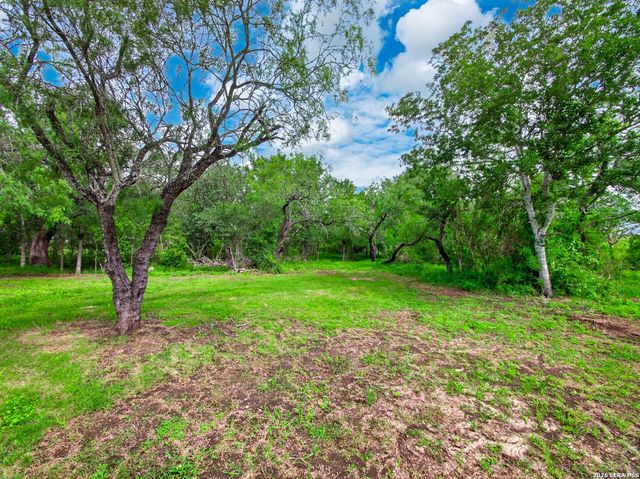 149 High Ridge Meadows Dr, Gonzales, TX 78629