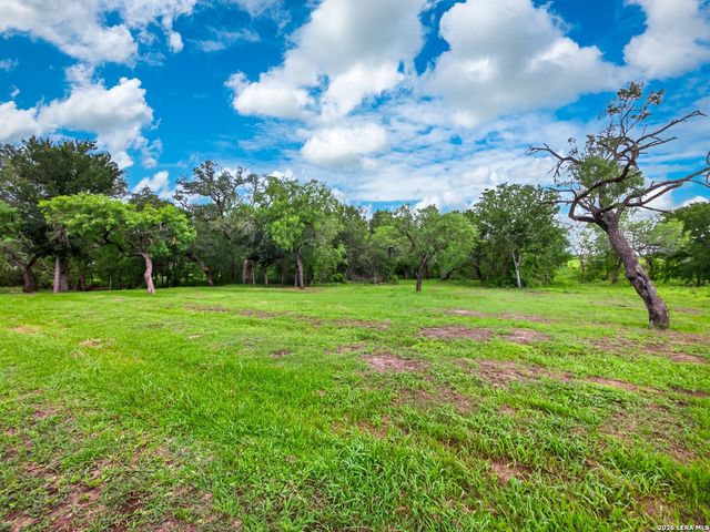 149 High Ridge Meadows Dr, Gonzales, TX 78629
