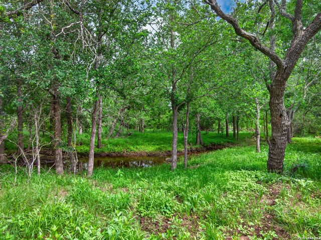 149 High Ridge Meadows Dr, Gonzales, TX 78629