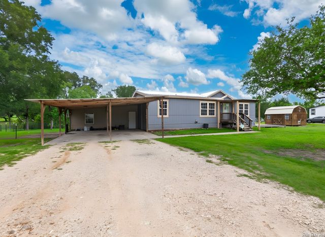 149 High Ridge Meadows Dr, Gonzales, TX 78629