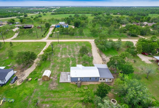 149 High Ridge Meadows Dr, Gonzales, TX 78629