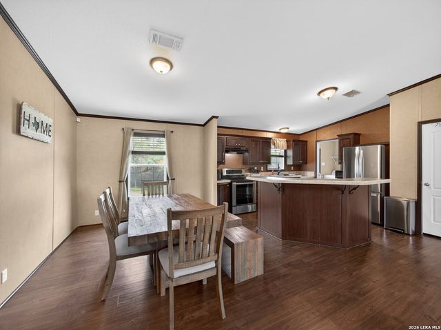 149 High Ridge Meadows Dr, Gonzales, TX 78629