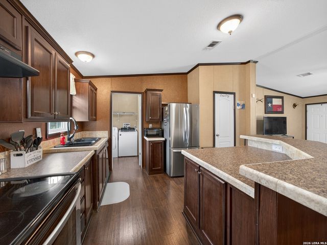 149 High Ridge Meadows Dr, Gonzales, TX 78629