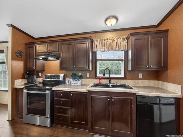 149 High Ridge Meadows Dr, Gonzales, TX 78629
