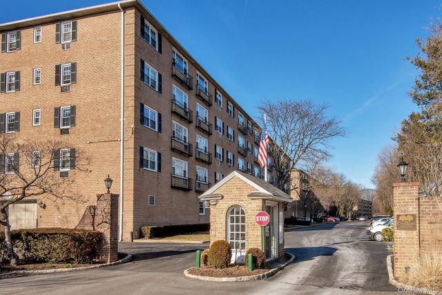 4 Consulate Drive 1B, Tuckahoe, NY 10707