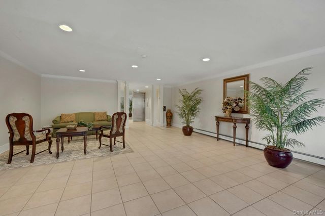 4 Consulate Drive 1B, Tuckahoe, NY 10707