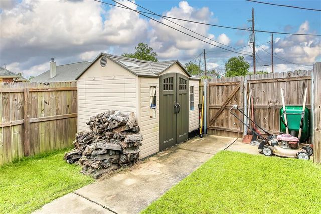 2511 Vogue Drive, Lake Charles, LA 70605