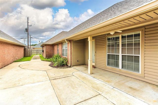 2511 Vogue Drive, Lake Charles, LA 70605