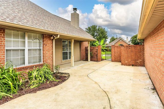 2511 Vogue Drive, Lake Charles, LA 70605