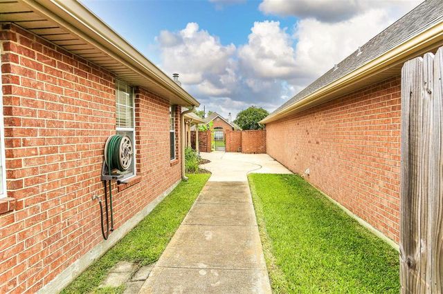 2511 Vogue Drive, Lake Charles, LA 70605