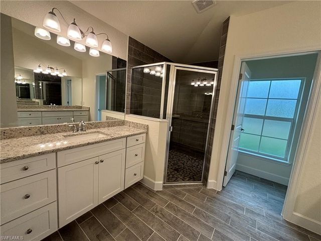 2711 20th ST SW, Lehigh Acres, FL 33976
