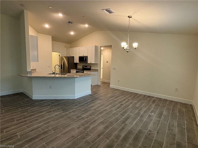 2711 20th ST SW, Lehigh Acres, FL 33976