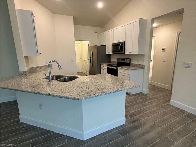 2711 20th ST SW, Lehigh Acres, FL 33976