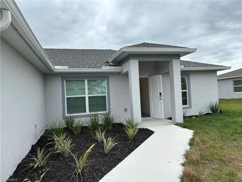 2711 20th ST SW, Lehigh Acres, FL 33976