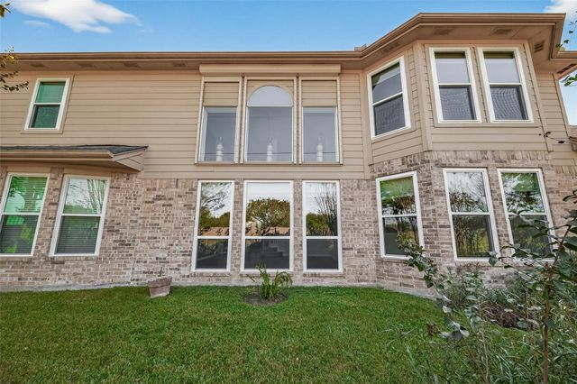 4011 Waterwood Drive, Baytown, TX 77521