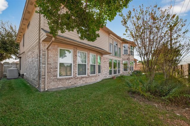 4011 Waterwood Drive, Baytown, TX 77521