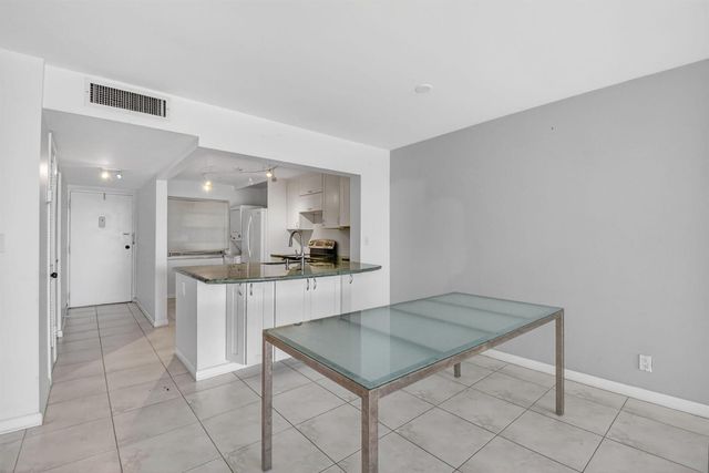 3581 S Ocean Boulevard 3c, South Palm Beach, FL 33480