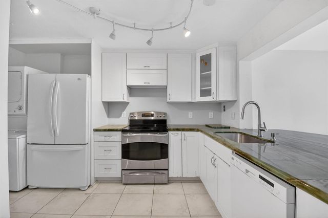 3581 S Ocean Boulevard 3c, South Palm Beach, FL 33480