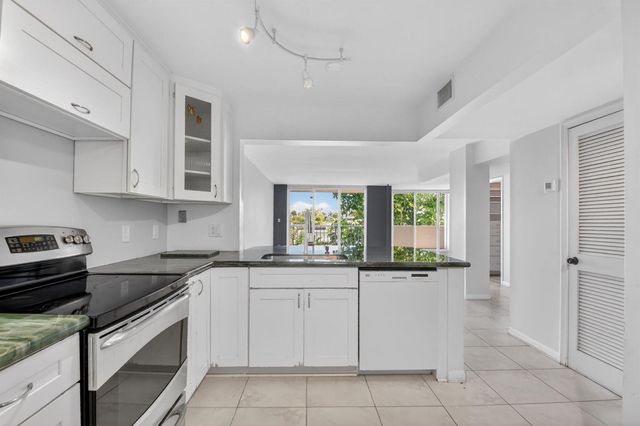 3581 S Ocean Boulevard 3c, South Palm Beach, FL 33480