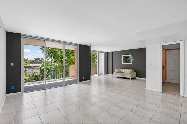 3581 S Ocean Boulevard 3c, South Palm Beach, FL 33480