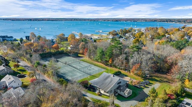 7 Captain's Lane, Mattapoisett, MA 02739