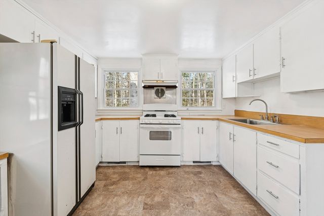 7 Captain's Lane, Mattapoisett, MA 02739