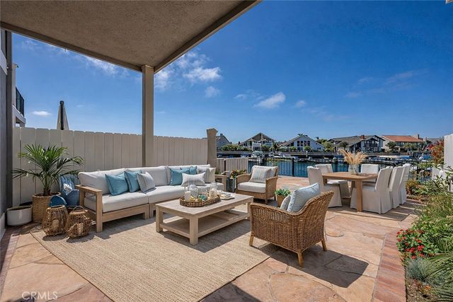 3442 Windspun Drive, Huntington Beach, CA 92649