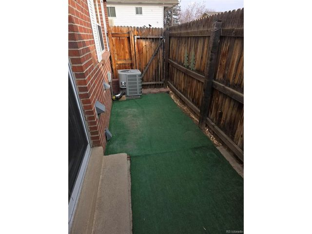 9884 Appletree Pl, Thornton, CO 80260