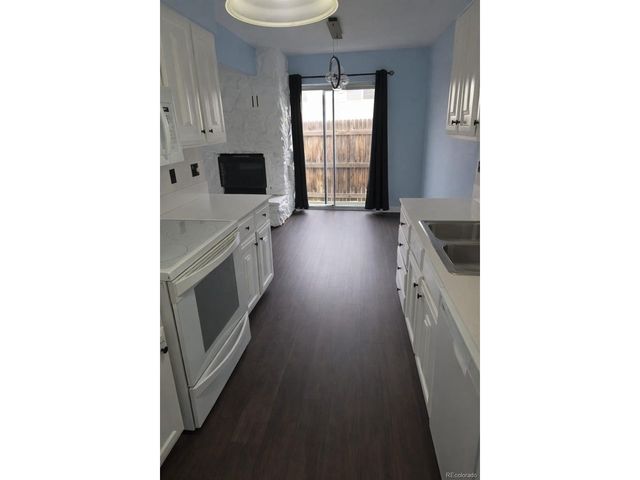 9884 Appletree Pl, Thornton, CO 80260