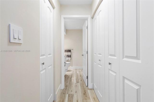 230 Lakeview Drive 106, Weston, FL 33326